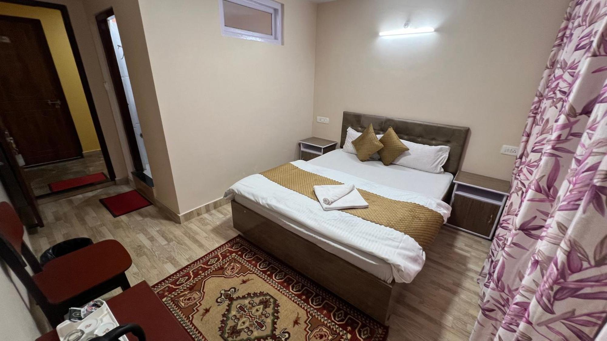 Hotel Hill Top Дарджилинг Экстерьер фото