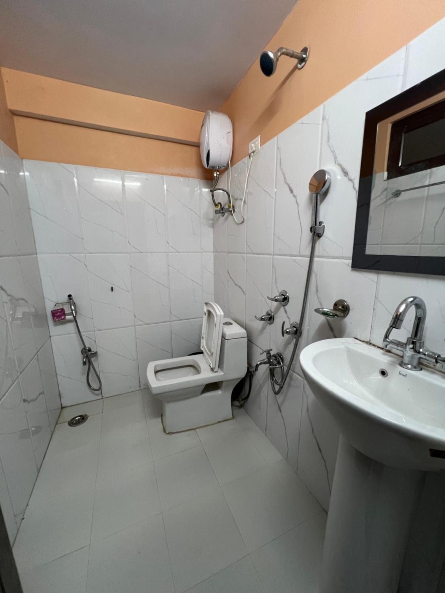 Hotel Hill Top Дарджилинг Экстерьер фото