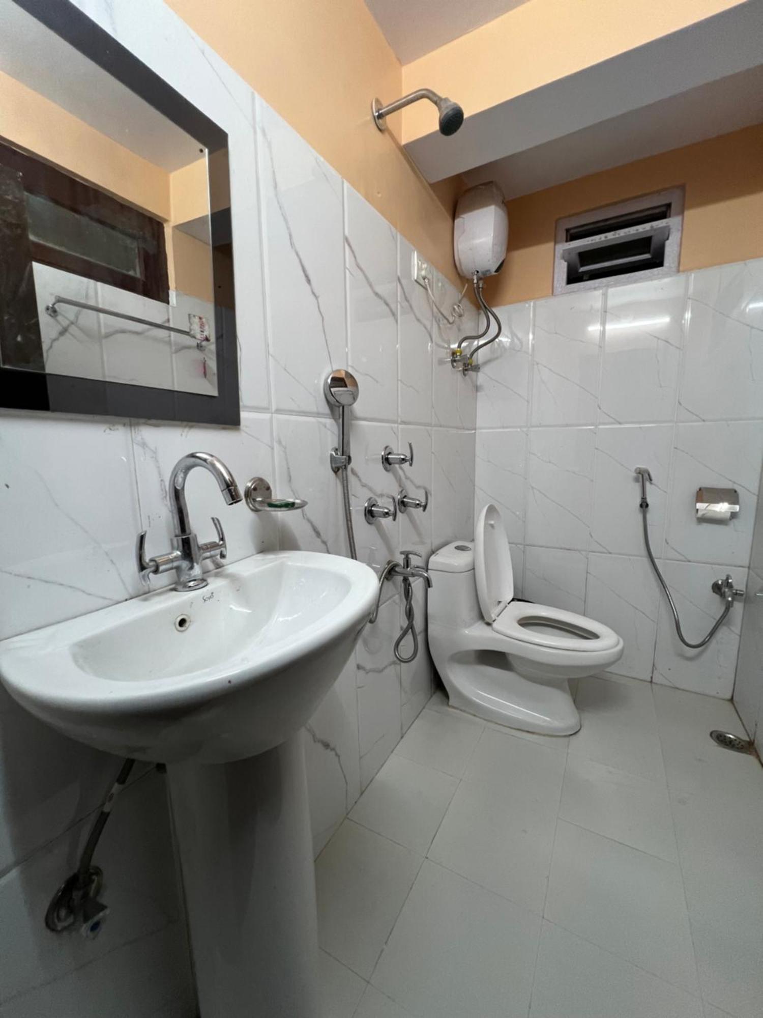 Hotel Hill Top Дарджилинг Экстерьер фото