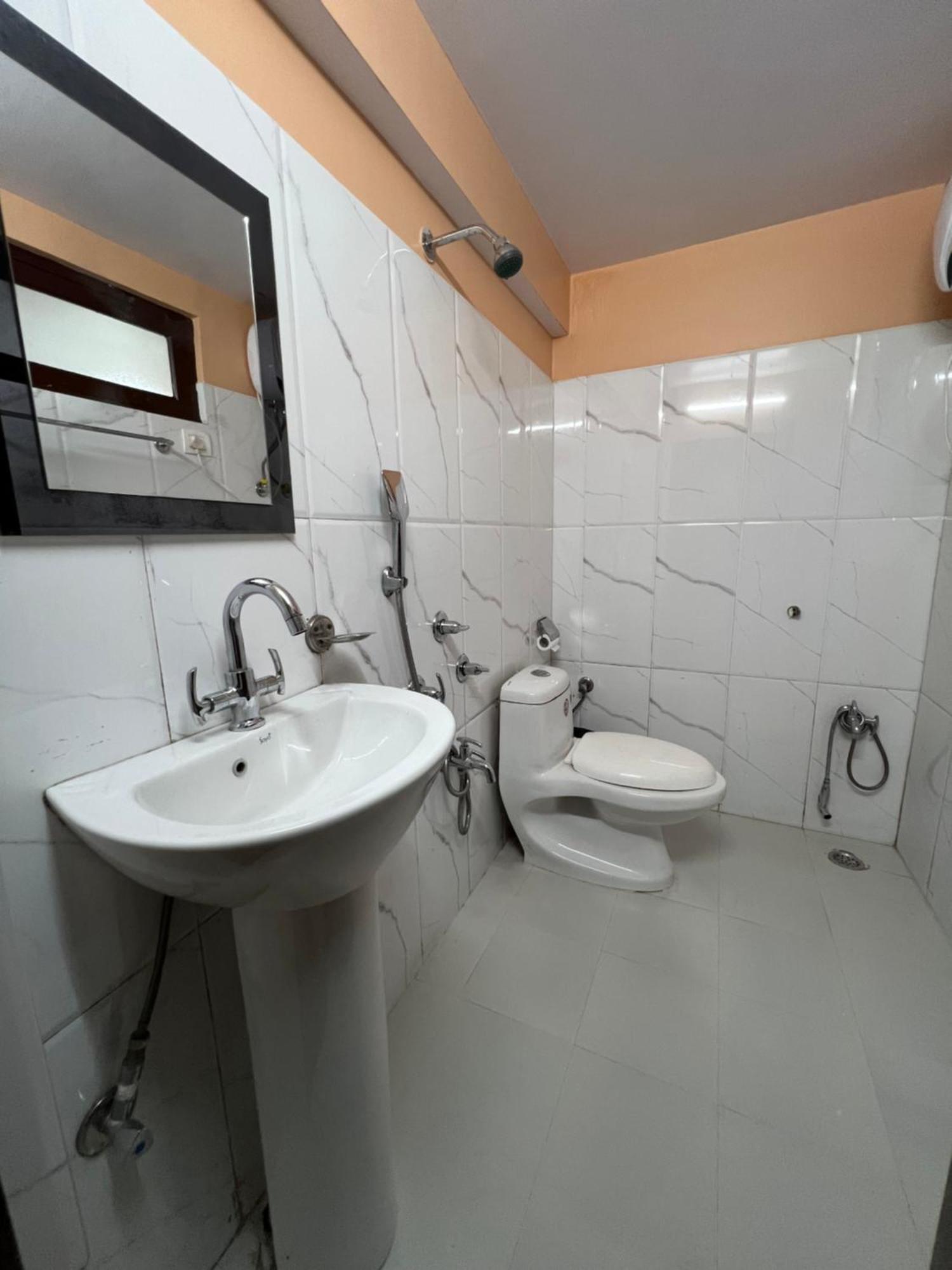 Hotel Hill Top Дарджилинг Экстерьер фото
