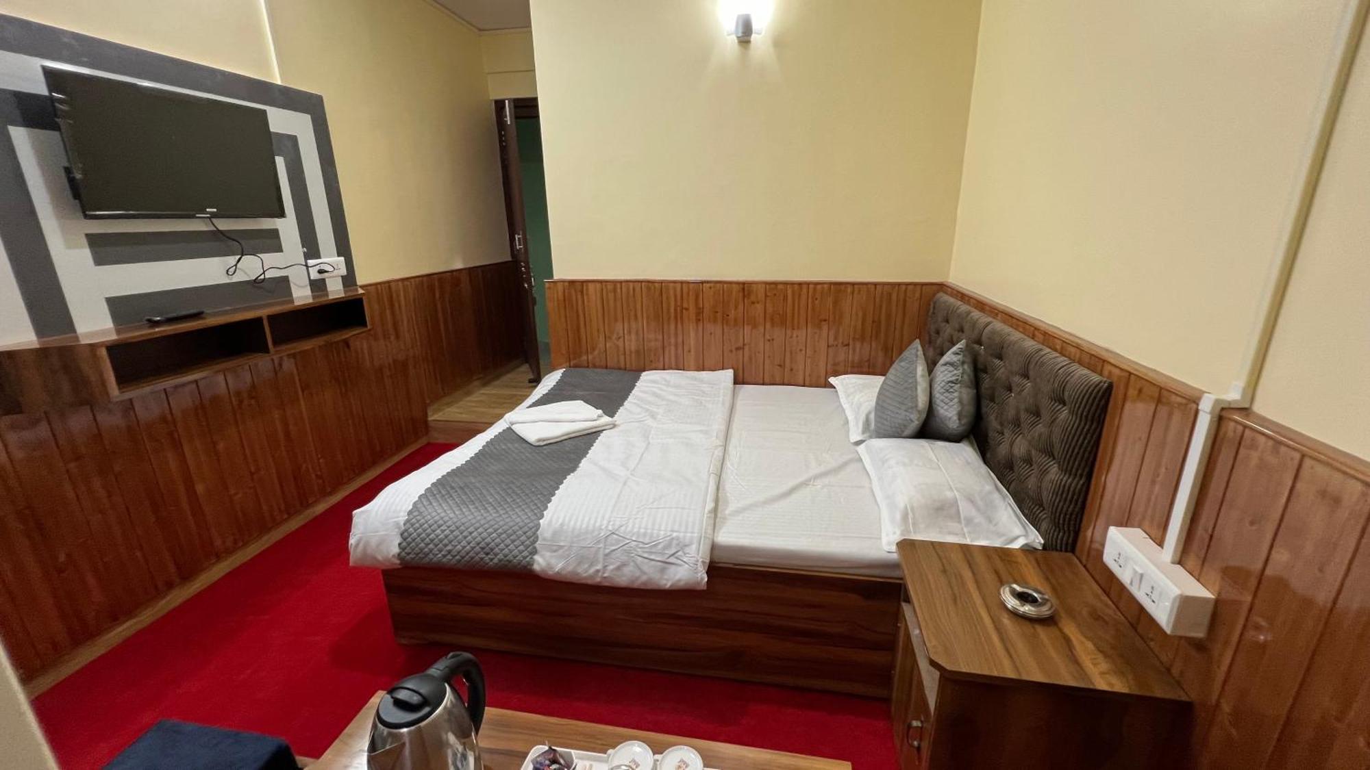 Hotel Hill Top Дарджилинг Экстерьер фото